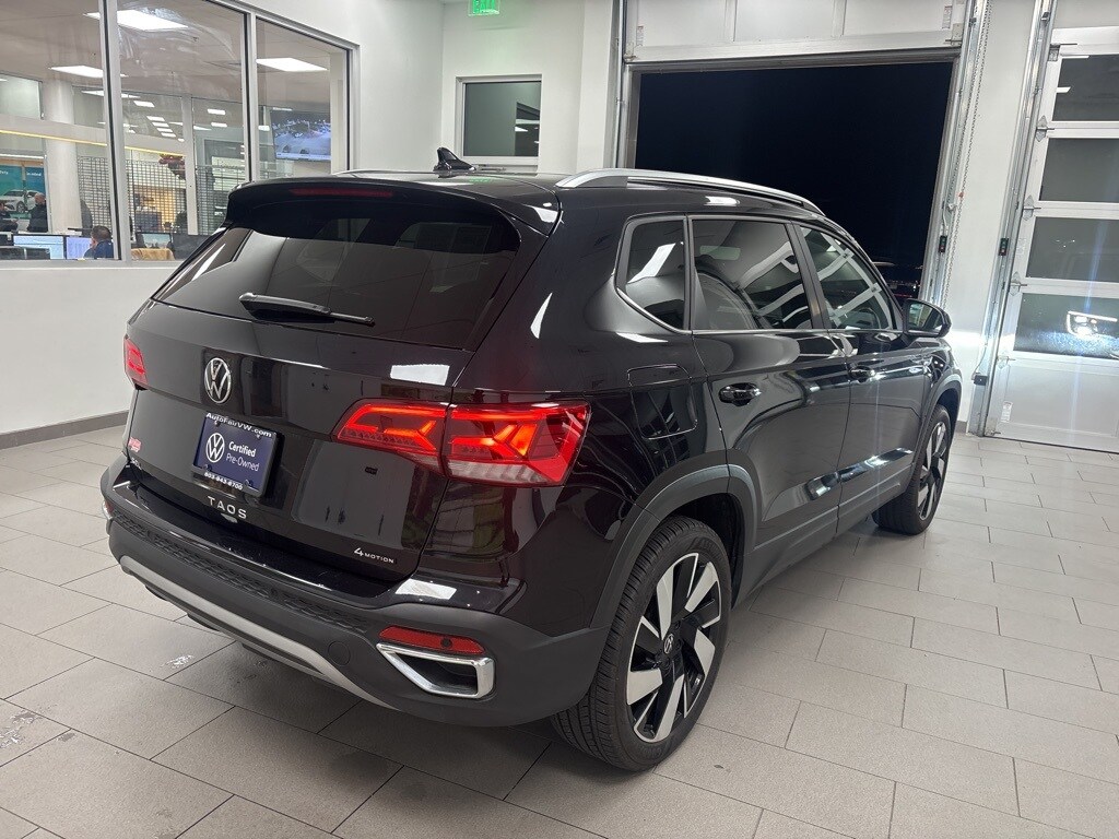 2024 Volkswagen Taos SEL photo 4
