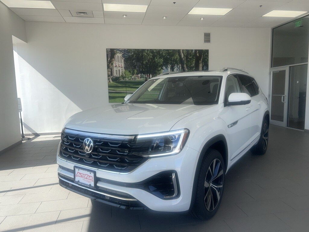 2026 Volkswagen Atlas SEL Premium R-Line photo 3