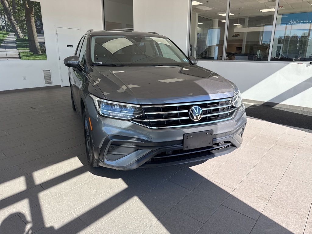 2024 Volkswagen Tiguan 2.0T SE 4Motion's photo