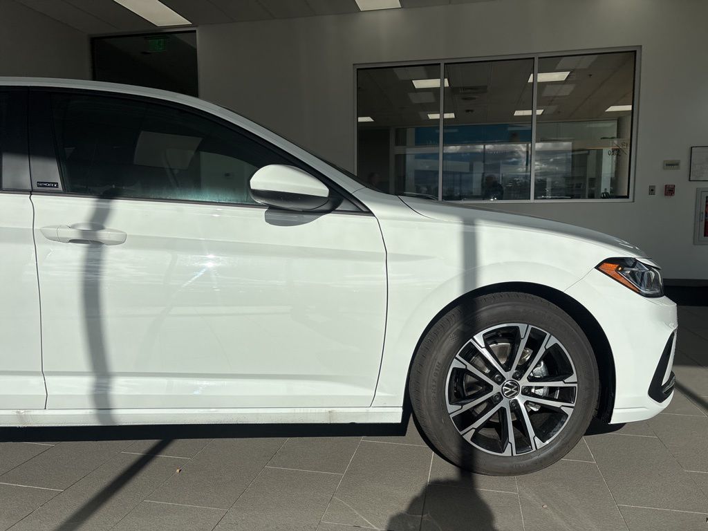 2026 Volkswagen Jetta Sport - Photo 12