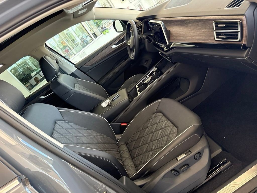 2026 Volkswagen Atlas SEL Premium R-Line - Photo 8