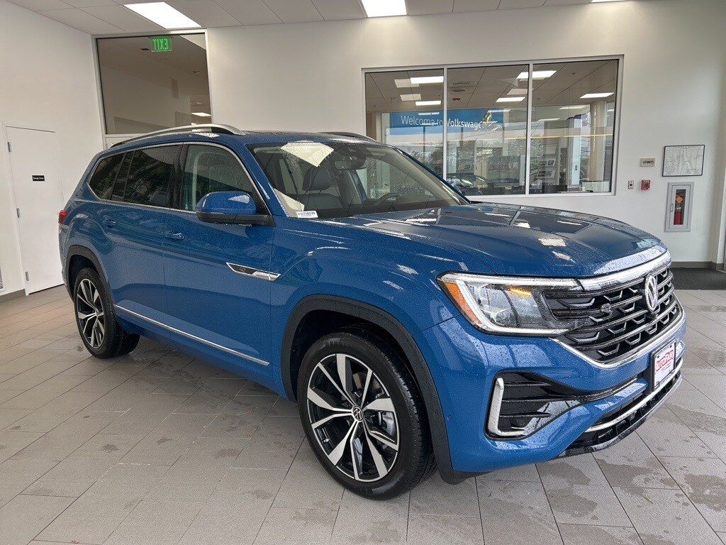 2025 Volkswagen Atlas SEL Premium R-Line photo 3