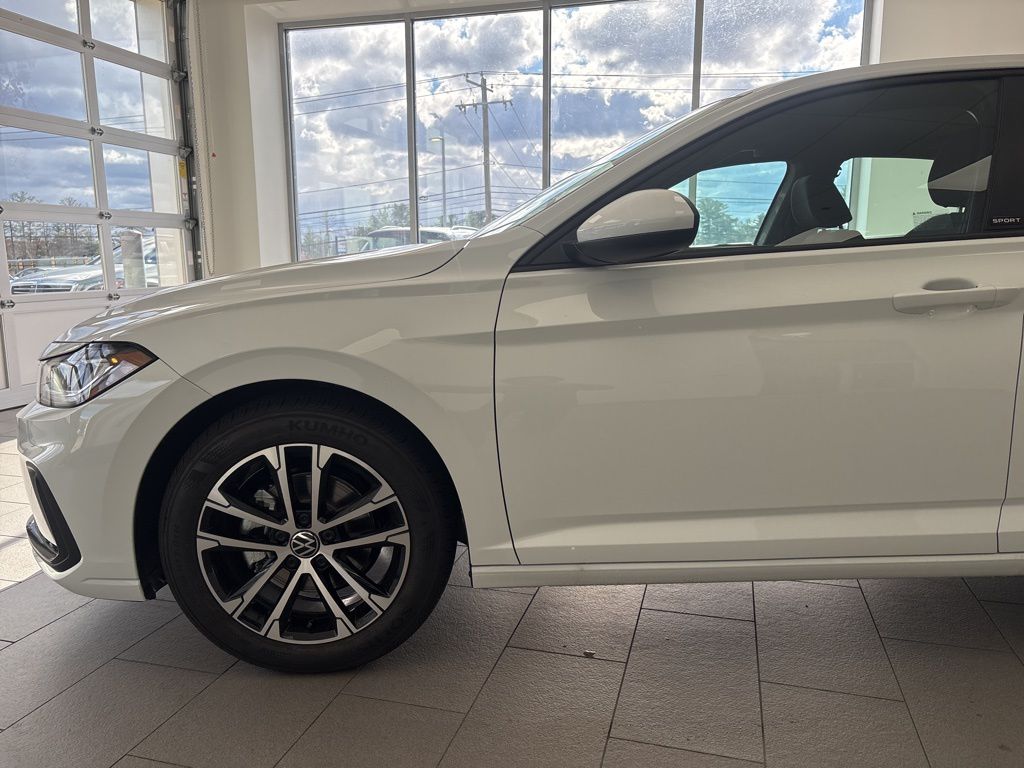 2026 Volkswagen Jetta Sport - Photo 10