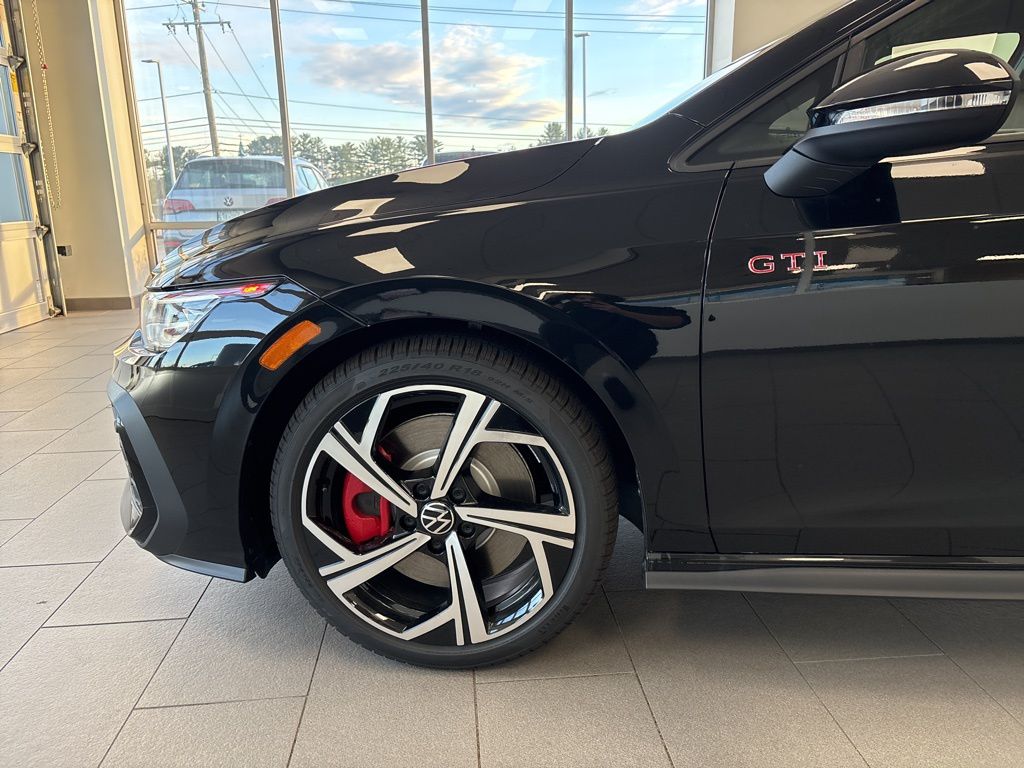 2026 Volkswagen Golf GTI SE - Photo 8