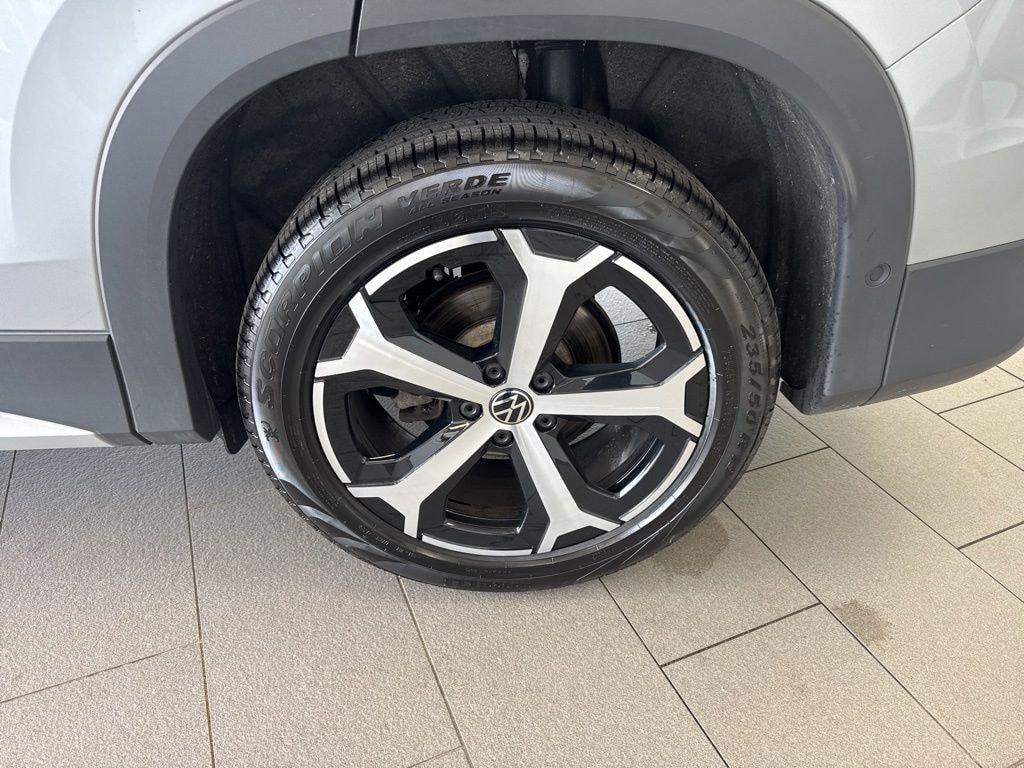Certified 2025 Volkswagen Tiguan 2.0T SE SUV