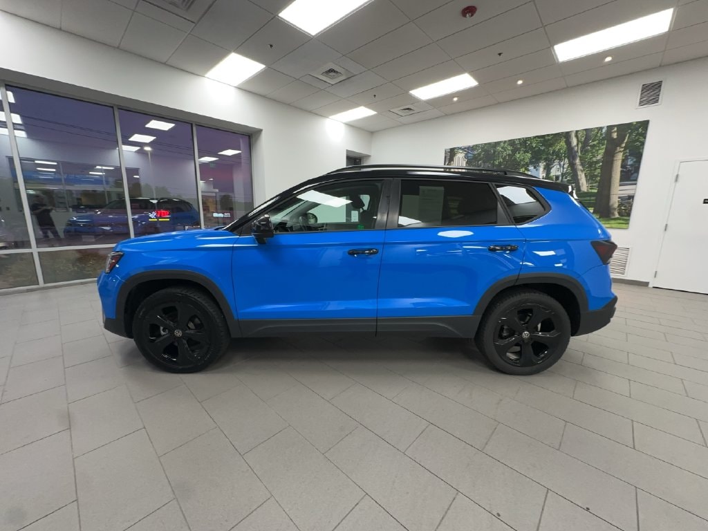 Certified 2025 Volkswagen Taos 1.5T SE Black SUV