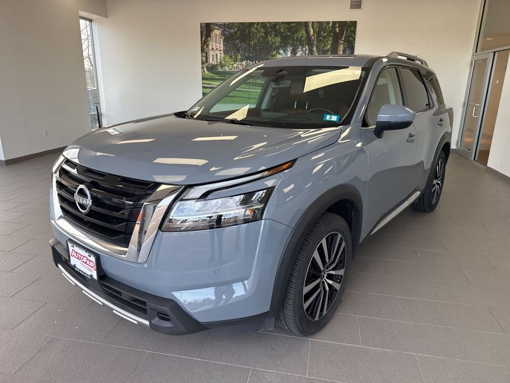 Used 2023 Nissan Pathfinder Platinum SUV