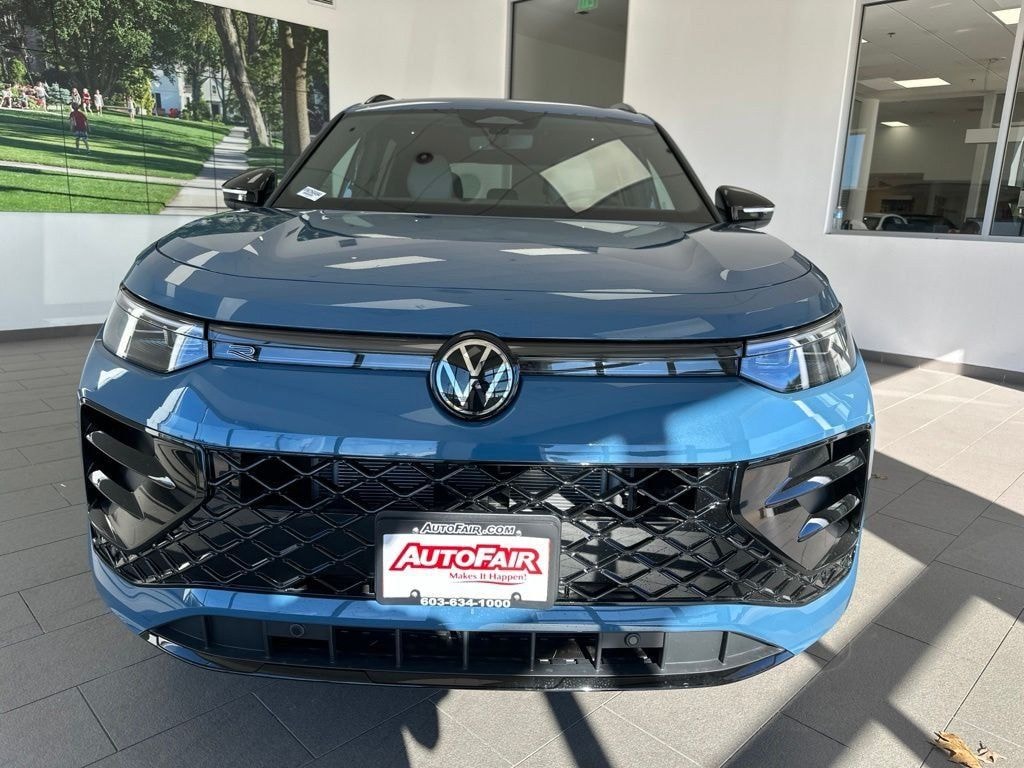 New 2026 Volkswagen Tiguan 2.0T SE R-Line Black SUV
