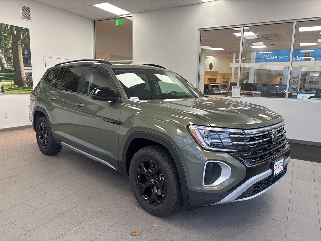 2026 Volkswagen Atlas Peak Edition SE photo 3
