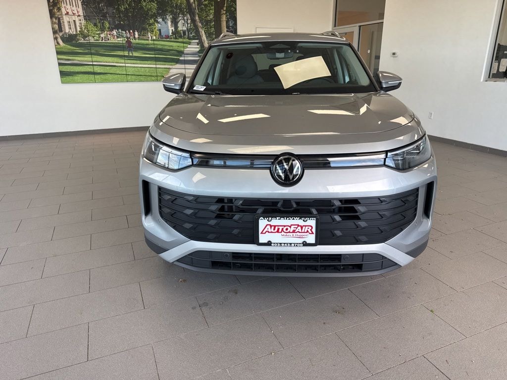 Certified 2025 Volkswagen Tiguan 2.0T SE SUV