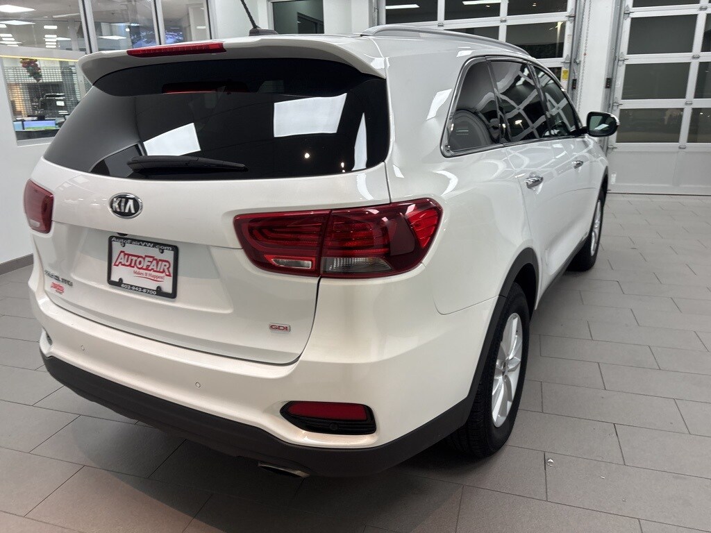 2020 Kia Sorento LX photo 3