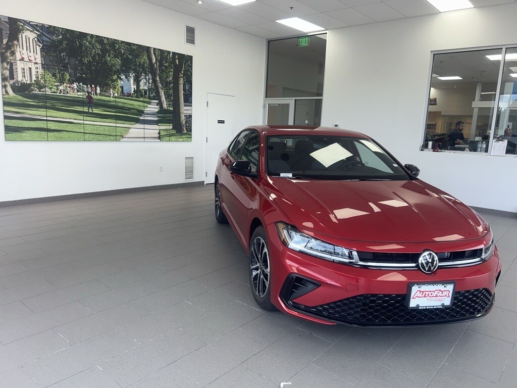 2025 Volkswagen Jetta 1.5T Sport photo 2