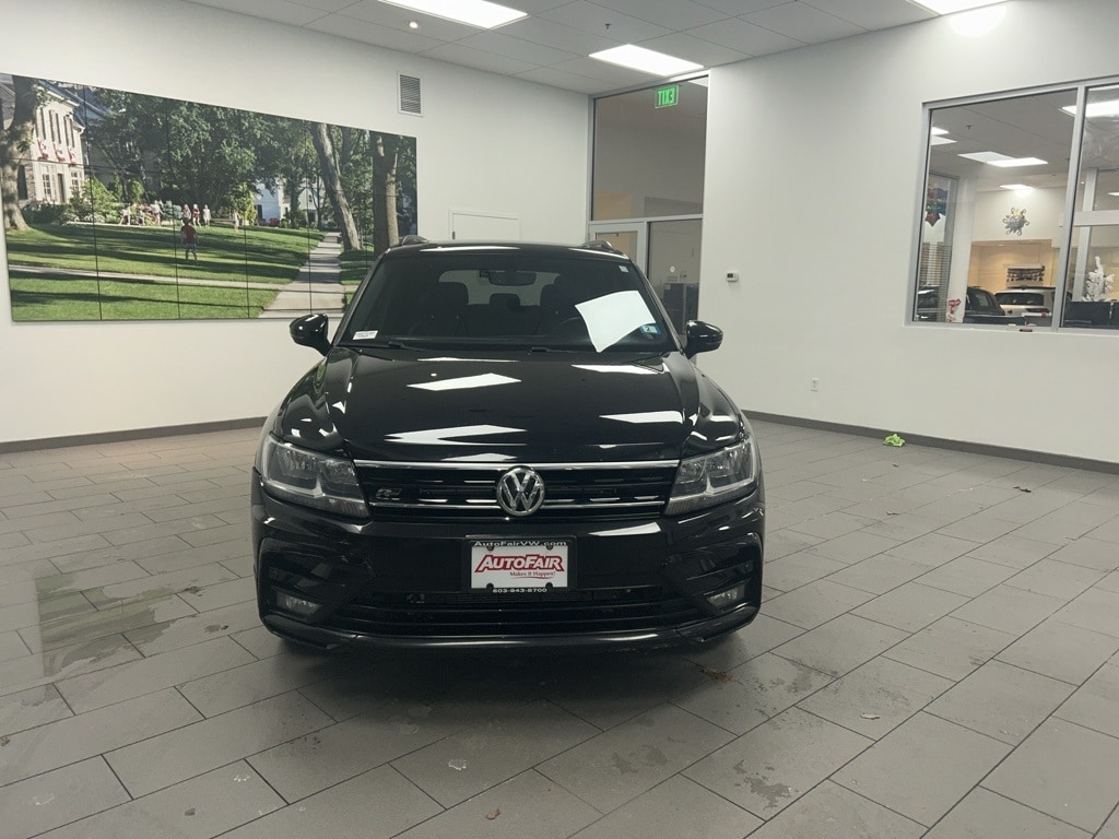 2021 Volkswagen Tiguan SE R-LINE BLACK's photo