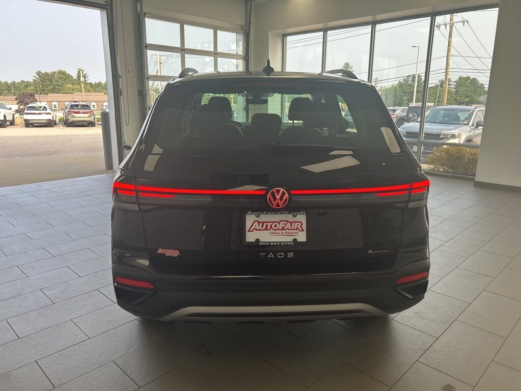 2025 Volkswagen Taos S photo 3