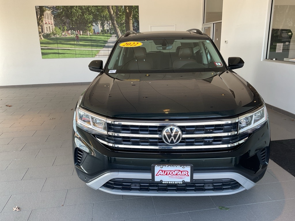 Used 2022 Volkswagen Atlas SE w/Tech with VIN 1V2KR2CA9NC506252 for sale in Merrimack, NH