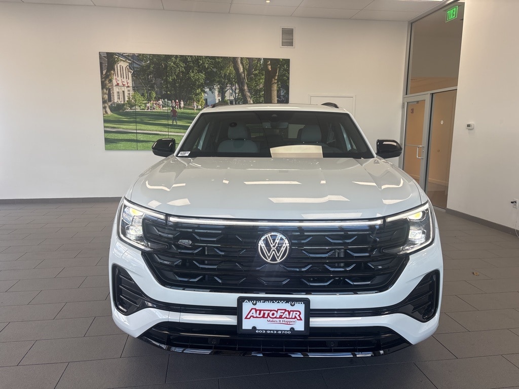 2026 Volkswagen Atlas Cross Sport SEL R-LINE's photo