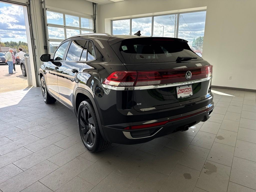 New 2026 Volkswagen Atlas Cross Sport 2.0T SE w/Technology SUV
