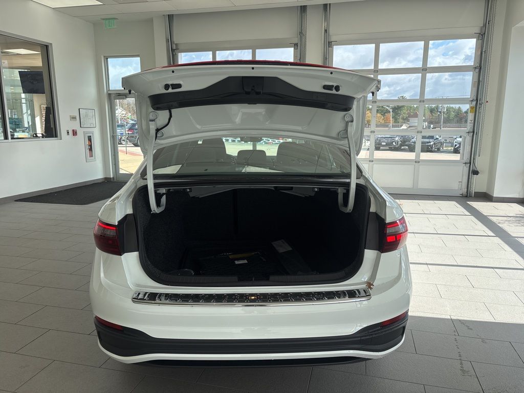 2026 Volkswagen Jetta Sport - Photo 8
