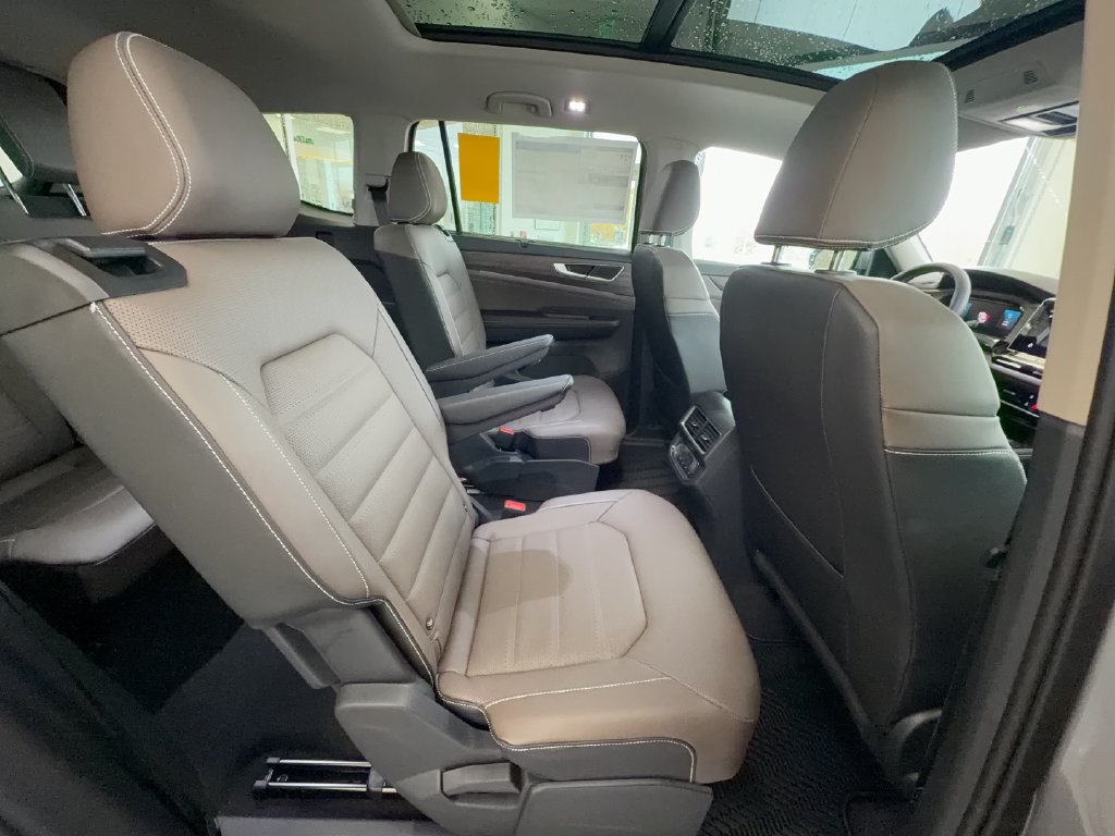 2026 Volkswagen Atlas SEL - Photo 12