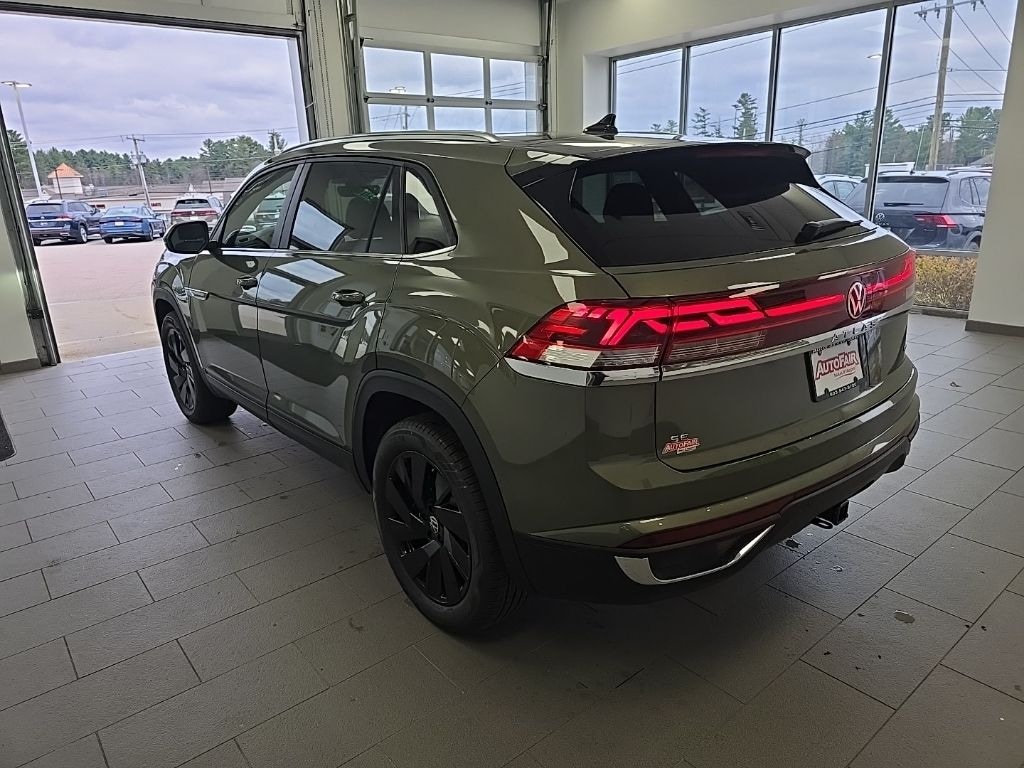 New 2026 Volkswagen Atlas Cross Sport 2.0T SE w/Technology SUV