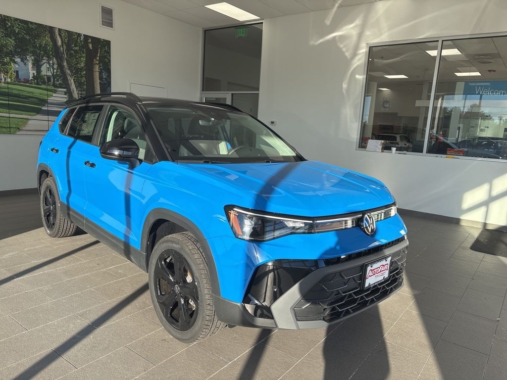 New 2026 Volkswagen Taos 1.5T SE Black SUV