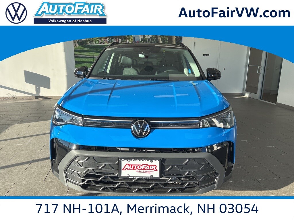 New 2026 Volkswagen Taos 1.5T SE Black SUV