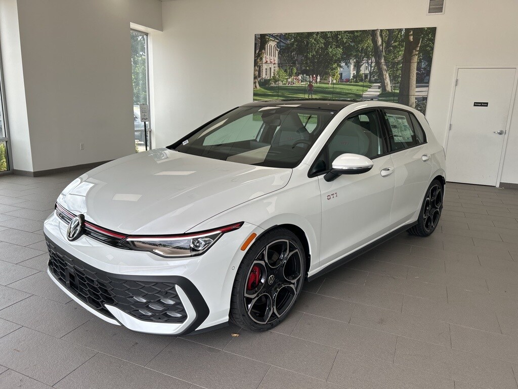 2025 Volkswagen Golf GTI Autobahn photo 3