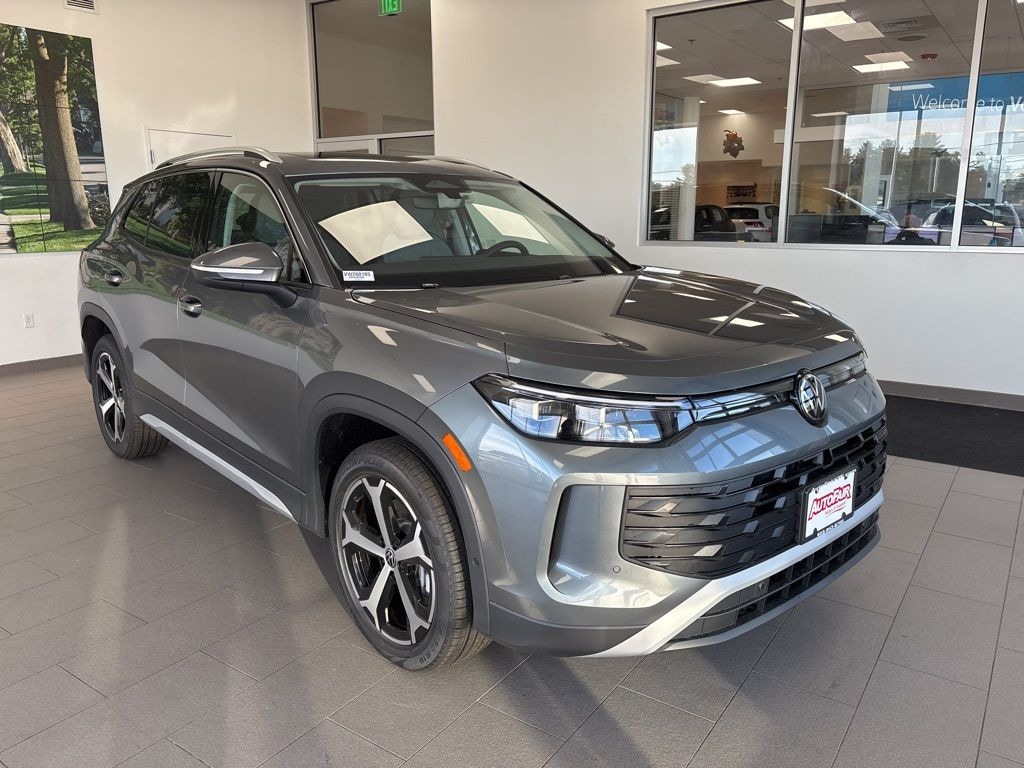 New 2026 Volkswagen Tiguan 2.0T SE SUV