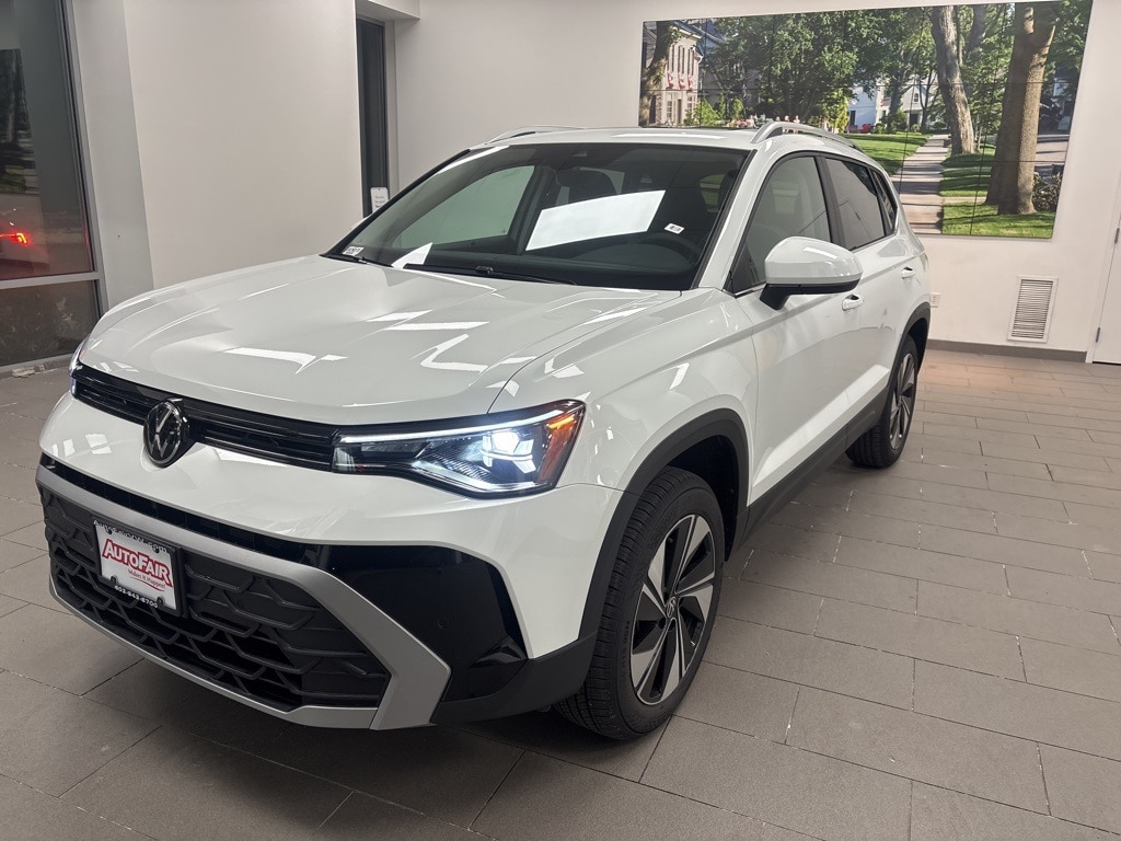 New 2026 Volkswagen Taos 1.5T SE SUV