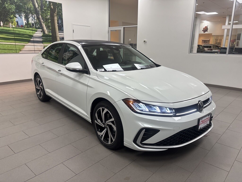 2025 Volkswagen Jetta 1.5T SEL photo 2