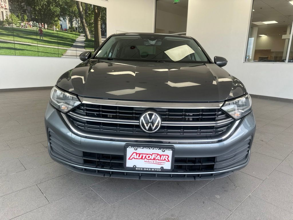 Used 2022 Volkswagen Jetta SE with VIN 3VW7M7BU2NM001440 for sale in Merrimack, NH