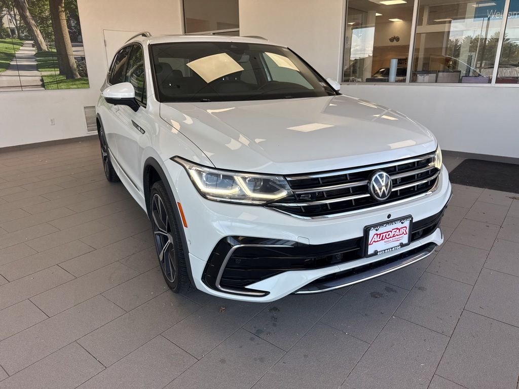 2022 Volkswagen Tiguan 2.0T SEL R-Line 4Motion's photo