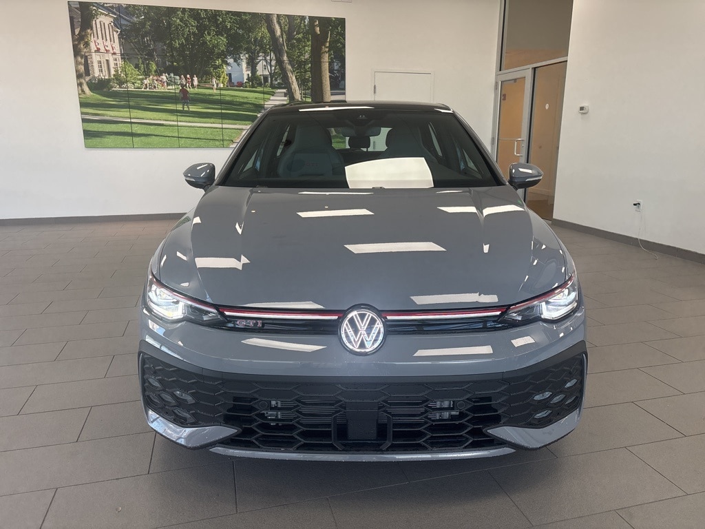 2025 Volkswagen Golf GTI SE's photo