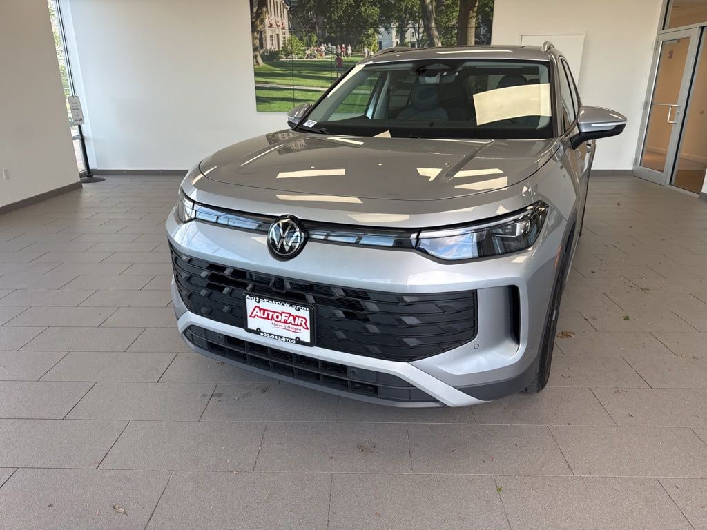 Certified 2025 Volkswagen Tiguan 2.0T SE SUV
