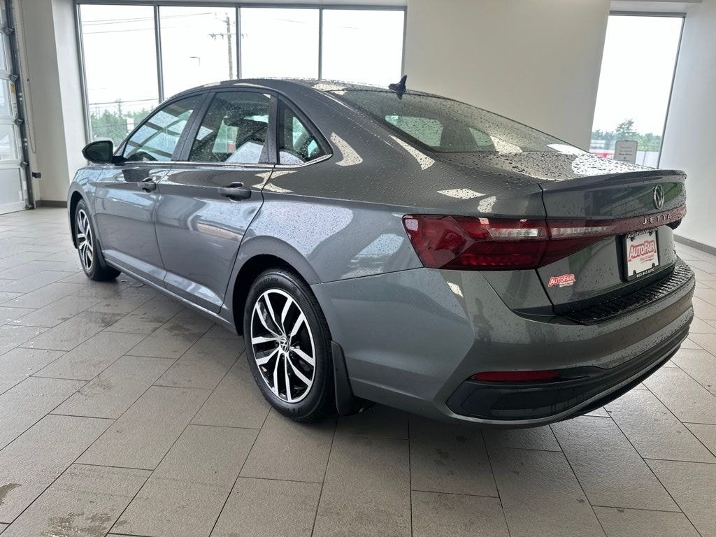 Certified 2025 Volkswagen Jetta 1.5T SE Sedan