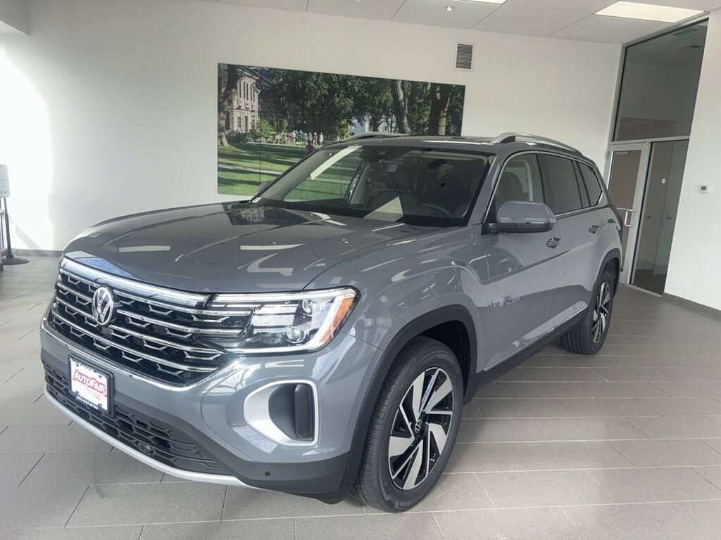 2026 Volkswagen Atlas SEL photo 3