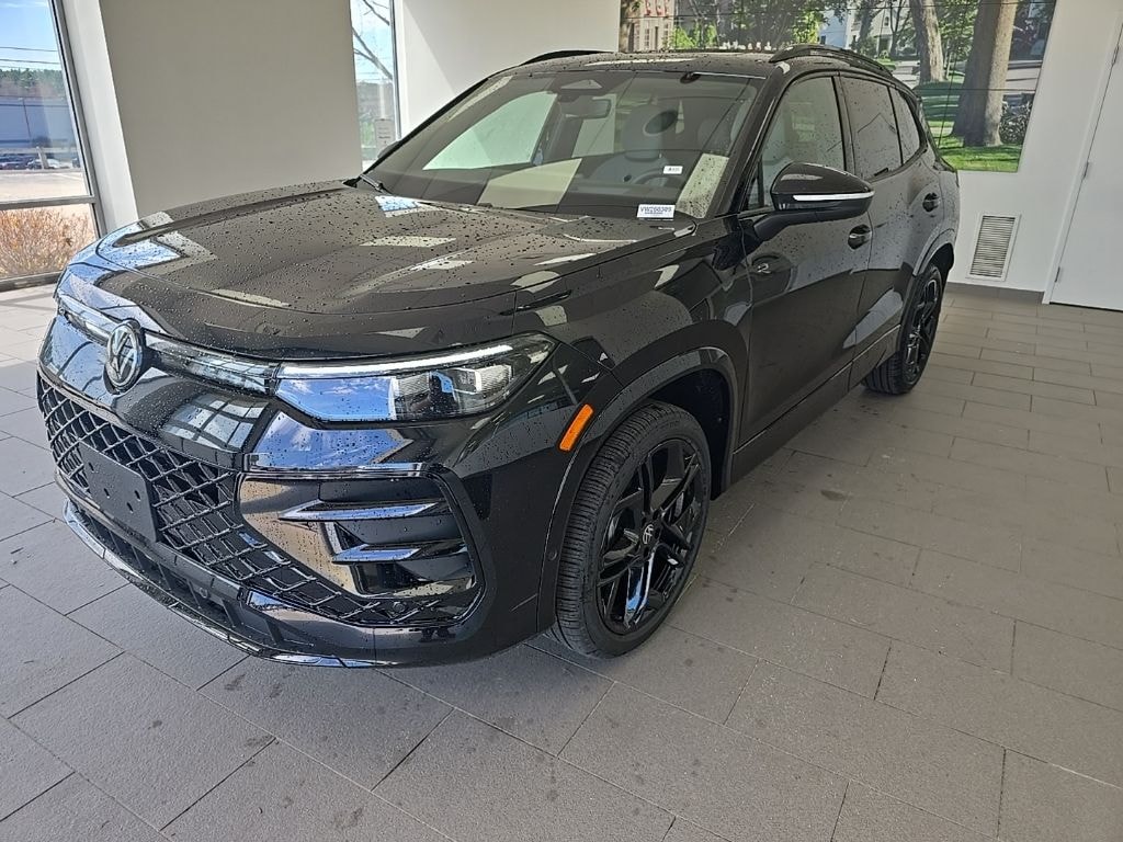 New 2026 Volkswagen Tiguan 2.0T SE R-Line Black SUV