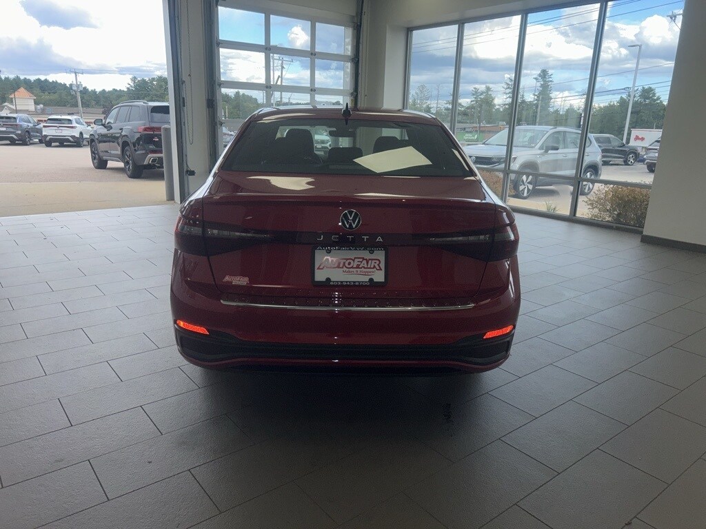 2025 Volkswagen Jetta 1.5T Sport photo 4