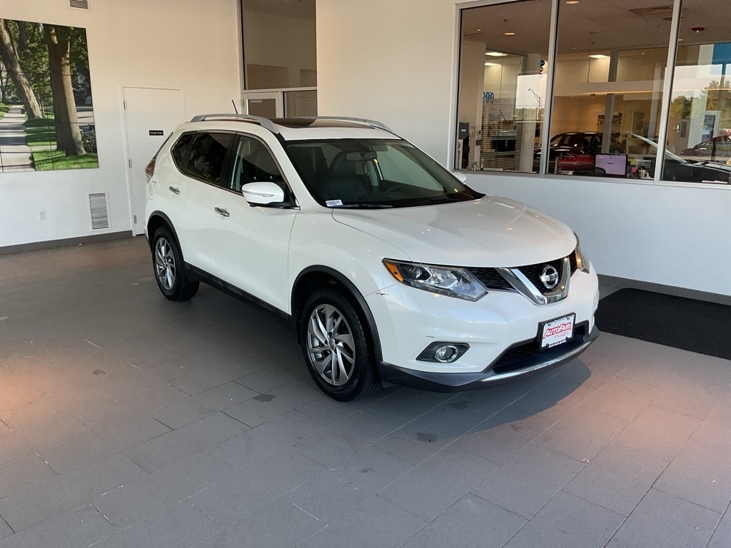 Used 2015 Nissan Rogue SL with VIN 5N1AT2MV9FC773419 for sale in Merrimack, NH