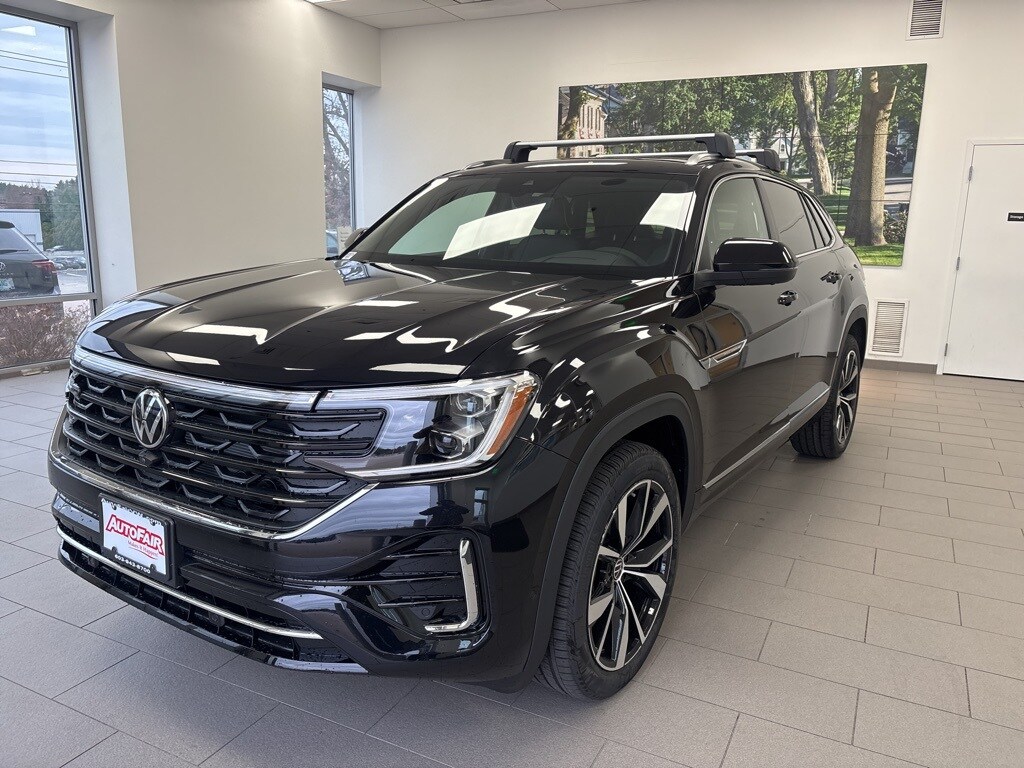 2026 Volkswagen Atlas Cross Sport SEL Premium R-Line photo 2