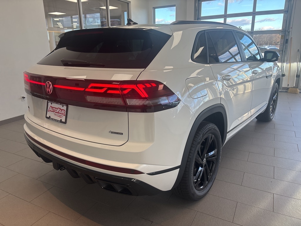 New 2026 Volkswagen Atlas Cross Sport 2.0T SEL R-Line Black SUV