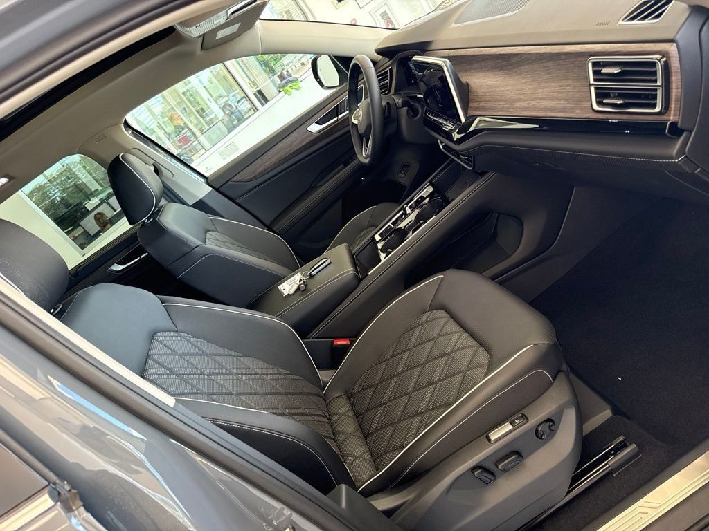 2026 Volkswagen Atlas SEL Premium R-Line - Photo 9