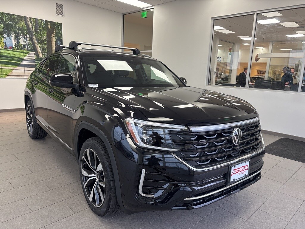 2026 Volkswagen Atlas Cross Sport SEL Premium R-Line photo 3