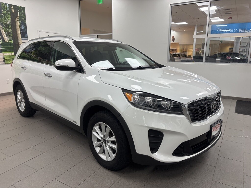 2020 Kia Sorento LX photo 2