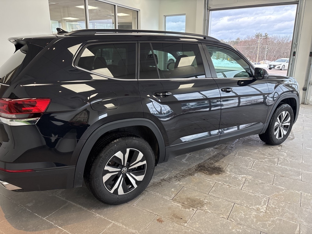 Used 2025 Volkswagen Atlas 2.0T SE SUV