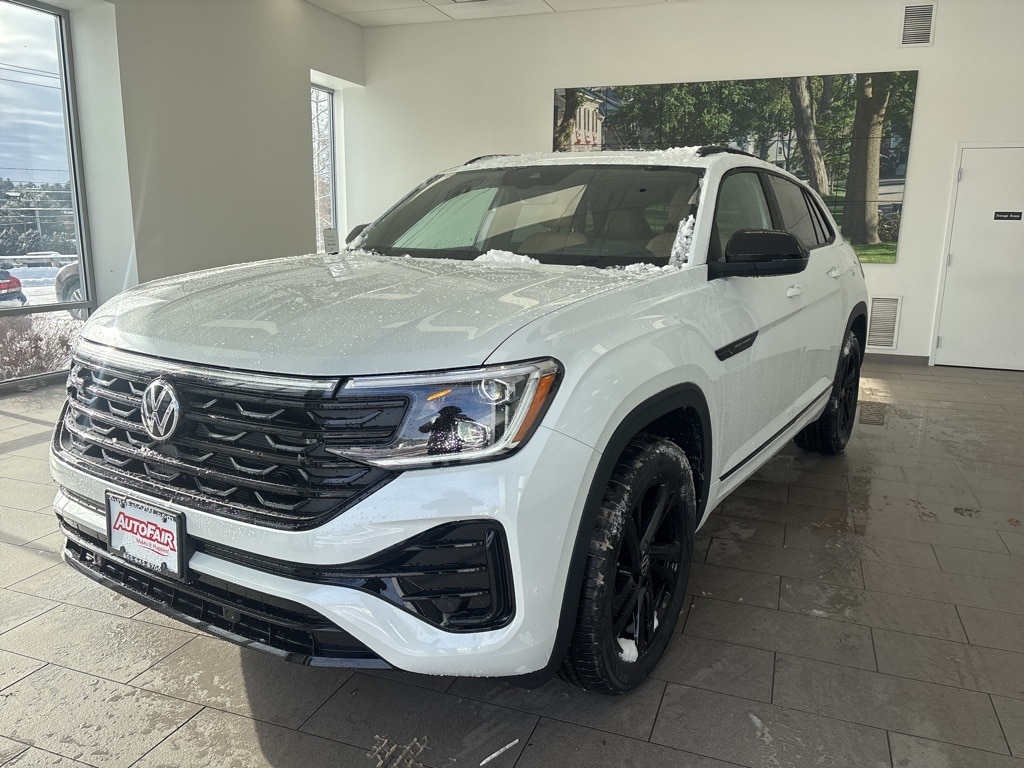New 2026 Volkswagen Atlas Cross Sport 2.0T SEL R-Line Black SUV