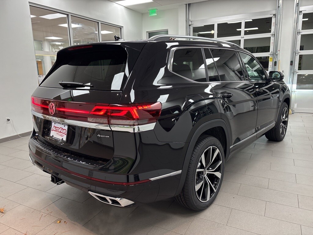 2026 Volkswagen Atlas SEL Premium R-Line photo 3