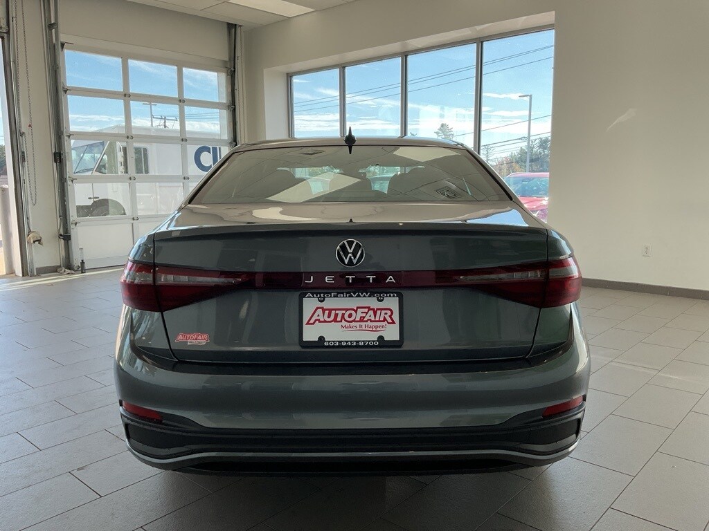 2026 Volkswagen Jetta 1.5T Sport photo 4