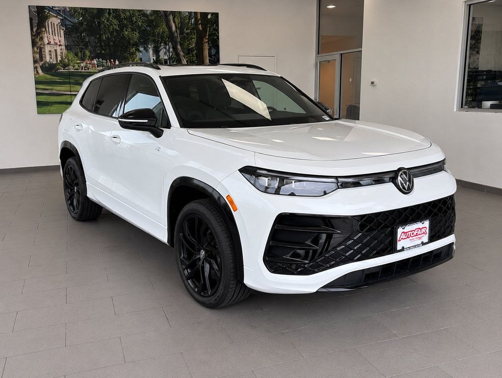 New 2026 Volkswagen Tiguan 2.0T SE R-Line Black SUV