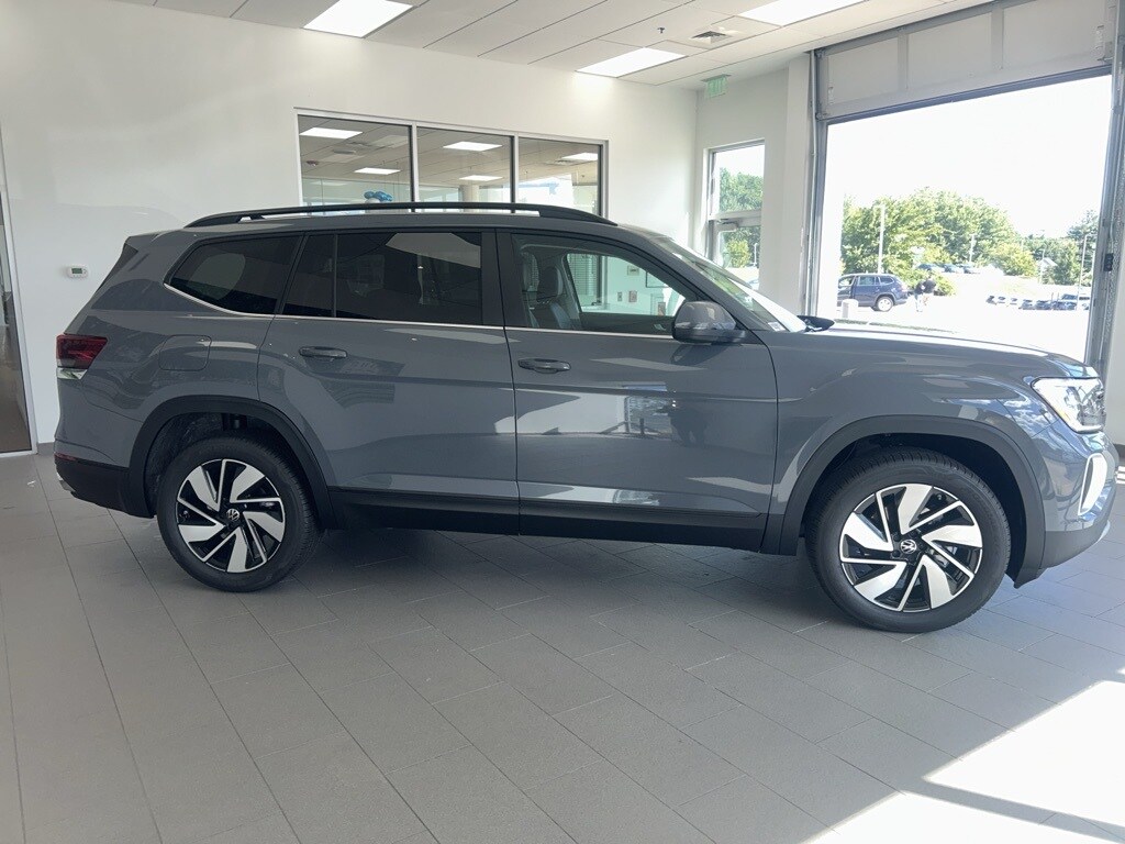 2026 Volkswagen Atlas SE Technology photo 3